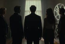 Composição cinematográfica épica reunindo símbolos de grandes trilogias do cinema, com rolos de filme, personagens em silhueta e uma sala de exibição iluminada