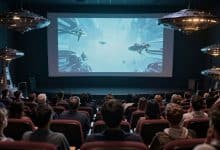 Cena cinematográfica de uma cidade terrestre sob um céu noturno com uma nave alienígena luminosa, criando atmosfera de mistério e ficção científica